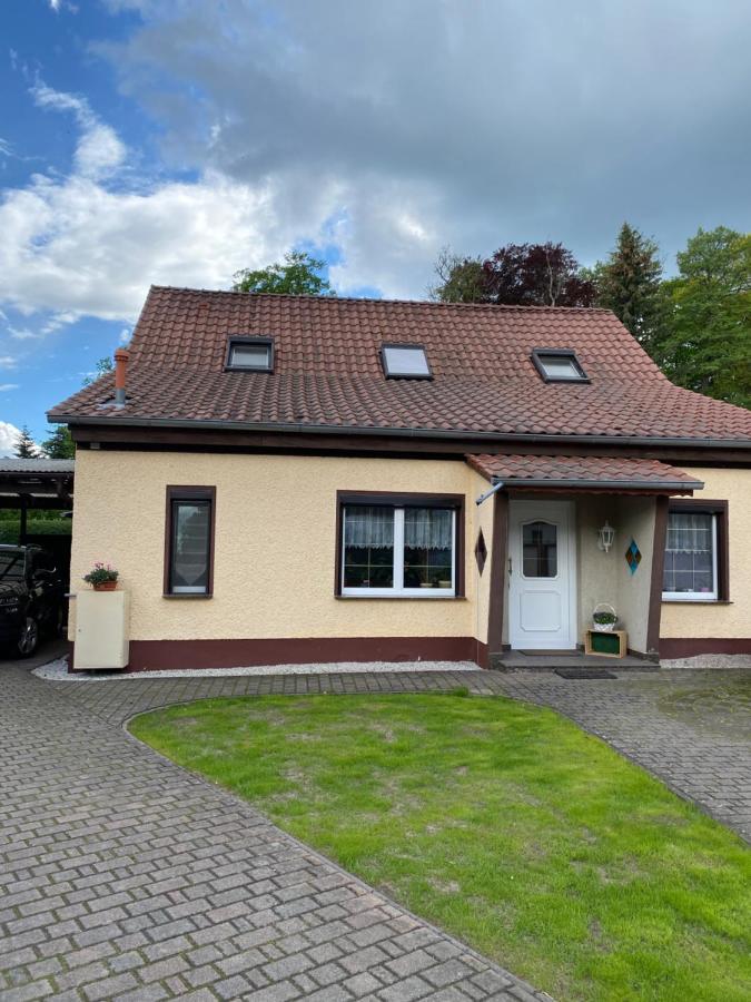 Ferienwohnung Zum Schloss ハルベ エクステリア 写真
